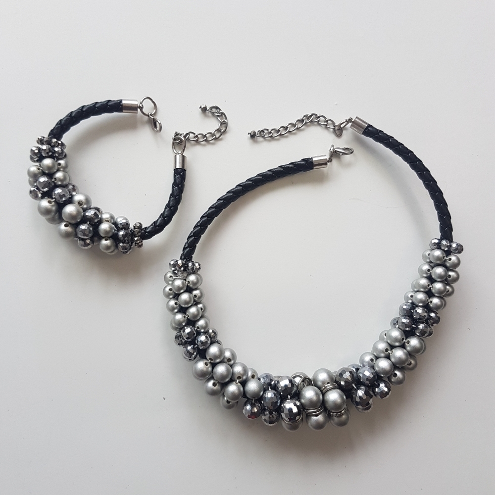 STATEMENT JEWELRY Necklace & Bracelet Set